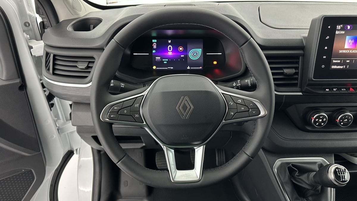 363905_p2 - RENAULT - TRAFIC - 2025 - photo 10