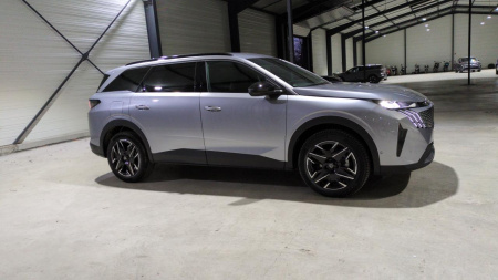 46835_p28 - PEUGEOT - 5008 - 2025