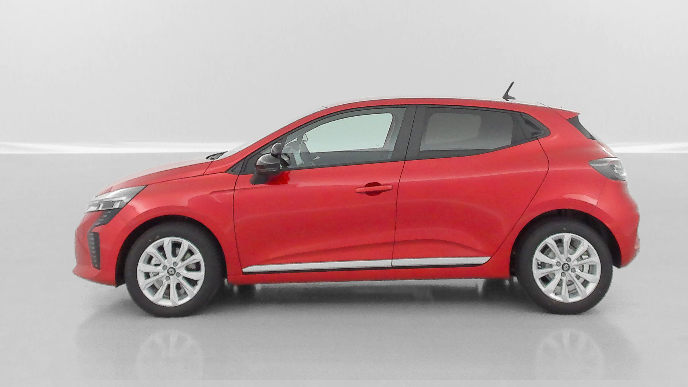 GLI00000575_p53 - RENAULT - CLIO - 2024 - photo 4