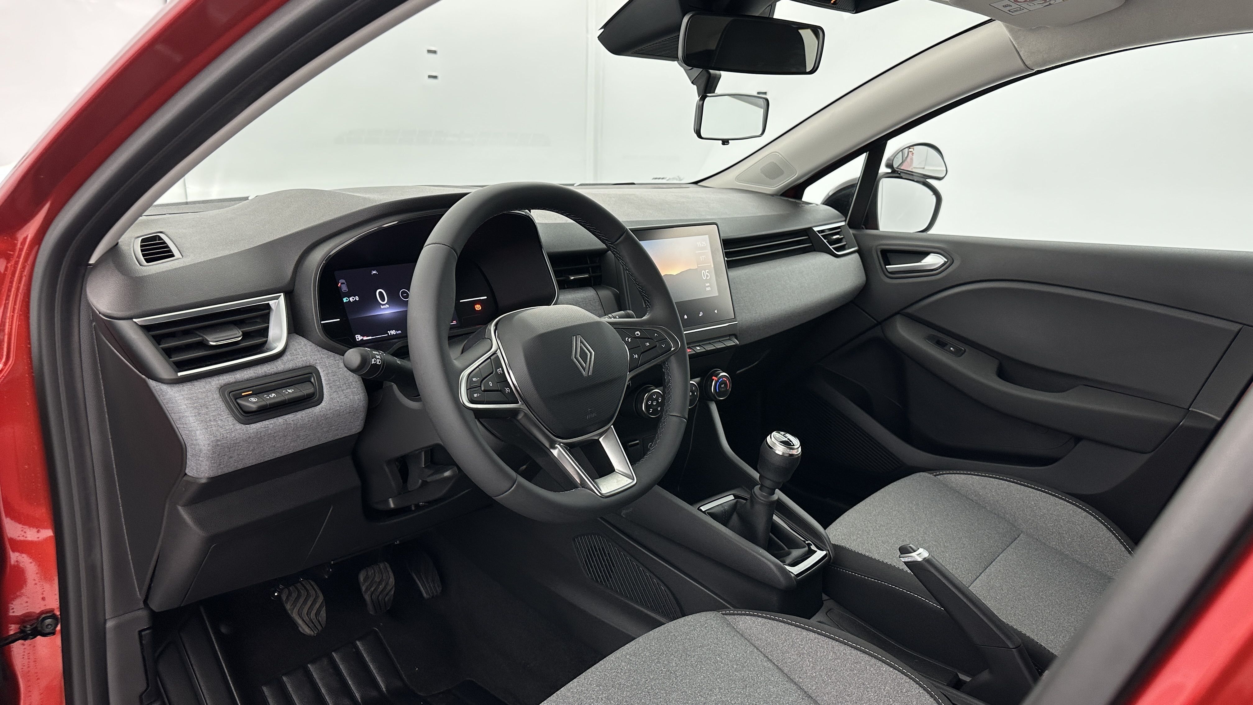 GLI00000575_p53 - RENAULT - CLIO - 2024 - photo 6