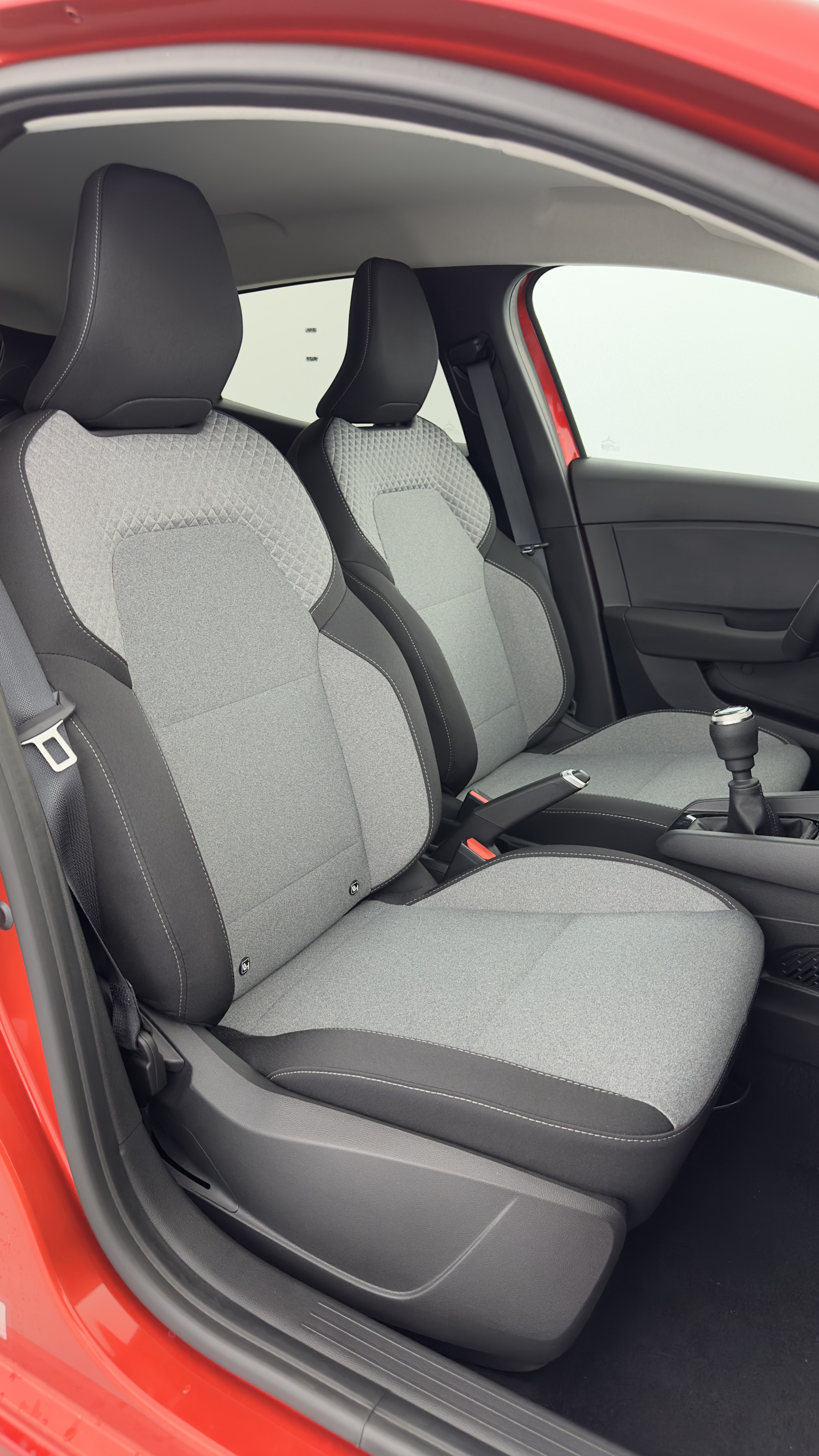 GLI00000575_p53 - RENAULT - CLIO - 2024 - photo 22