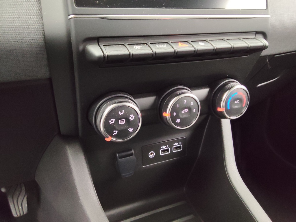 72573_p51 - RENAULT - CLIO - 2025 - photo 7