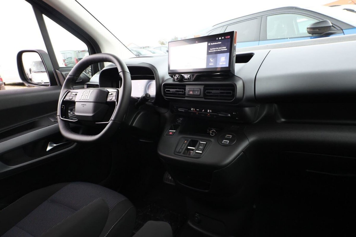 365659_p2 - FIAT - DOBLO - 2025 - photo 9