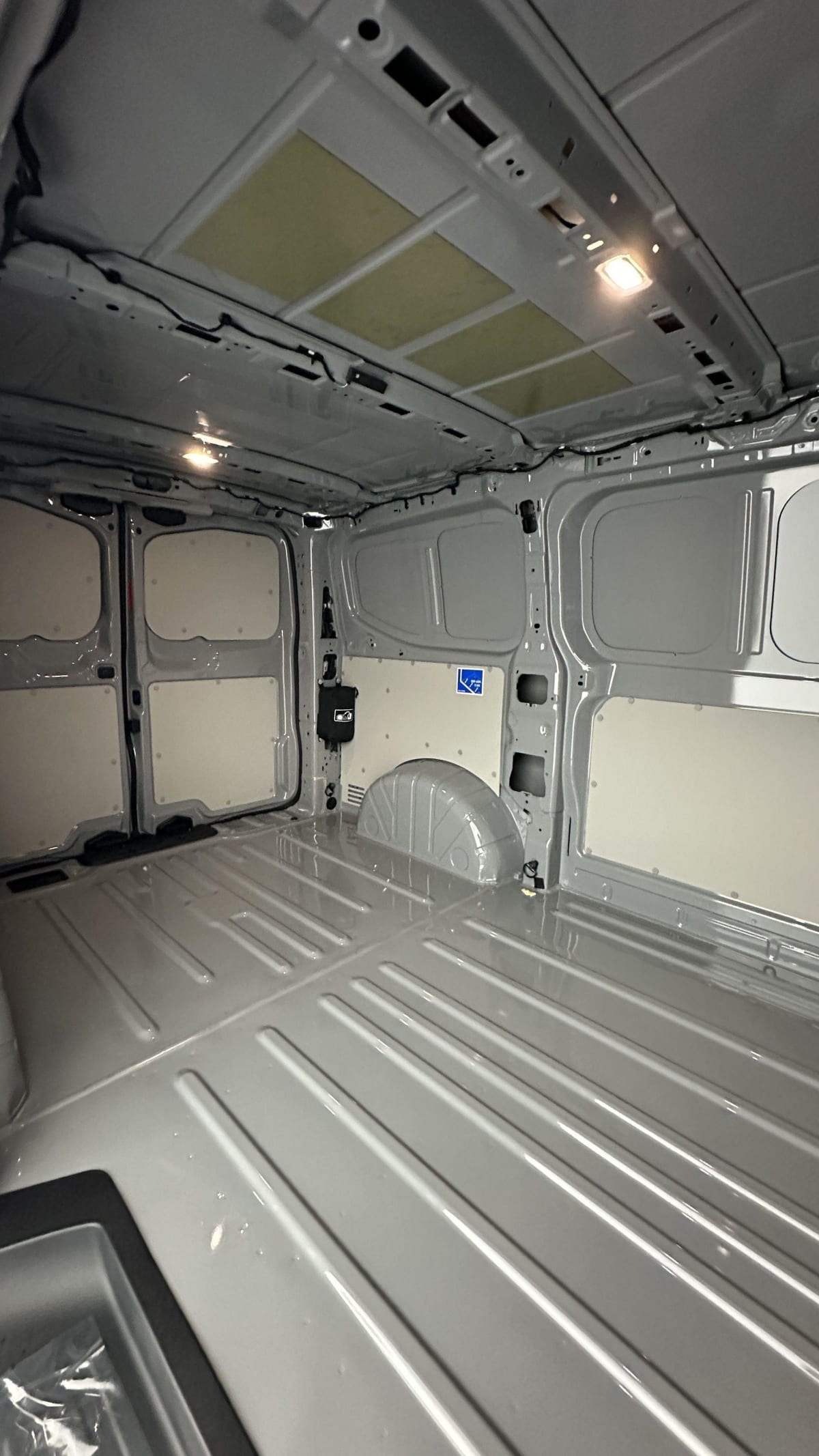 366451_p2 - VOLKSWAGEN - TRANSPORTER - 2025 - photo 8