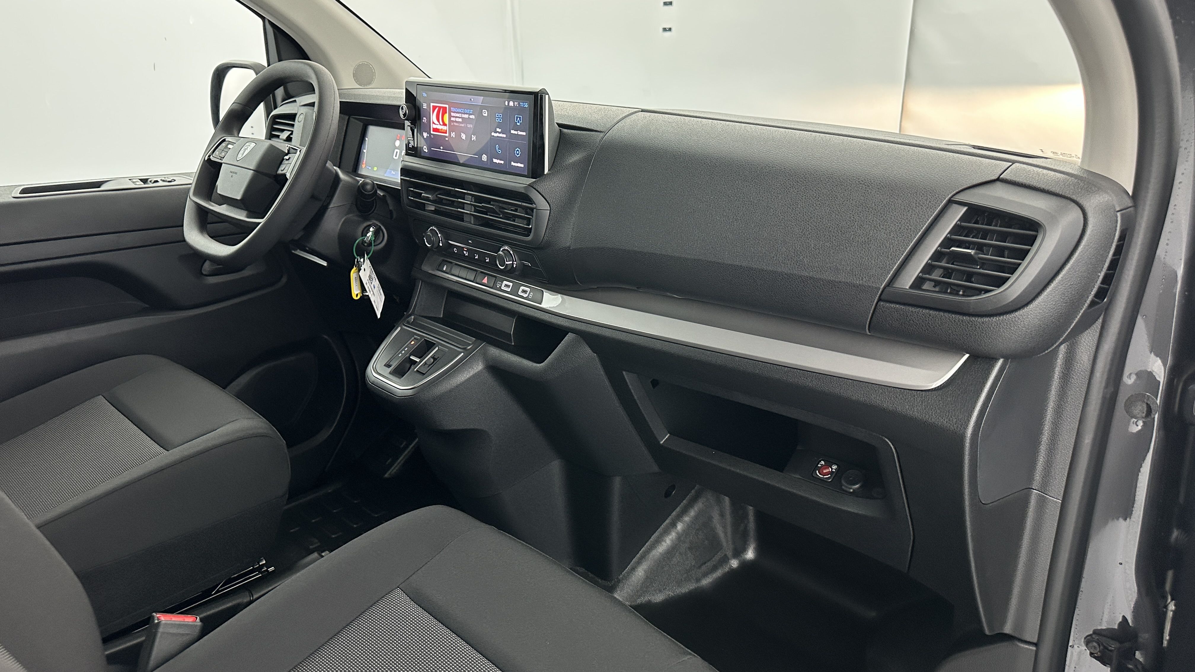 GLI00010614_p53 - PEUGEOT - EXPERT CA - 2025 - photo 7