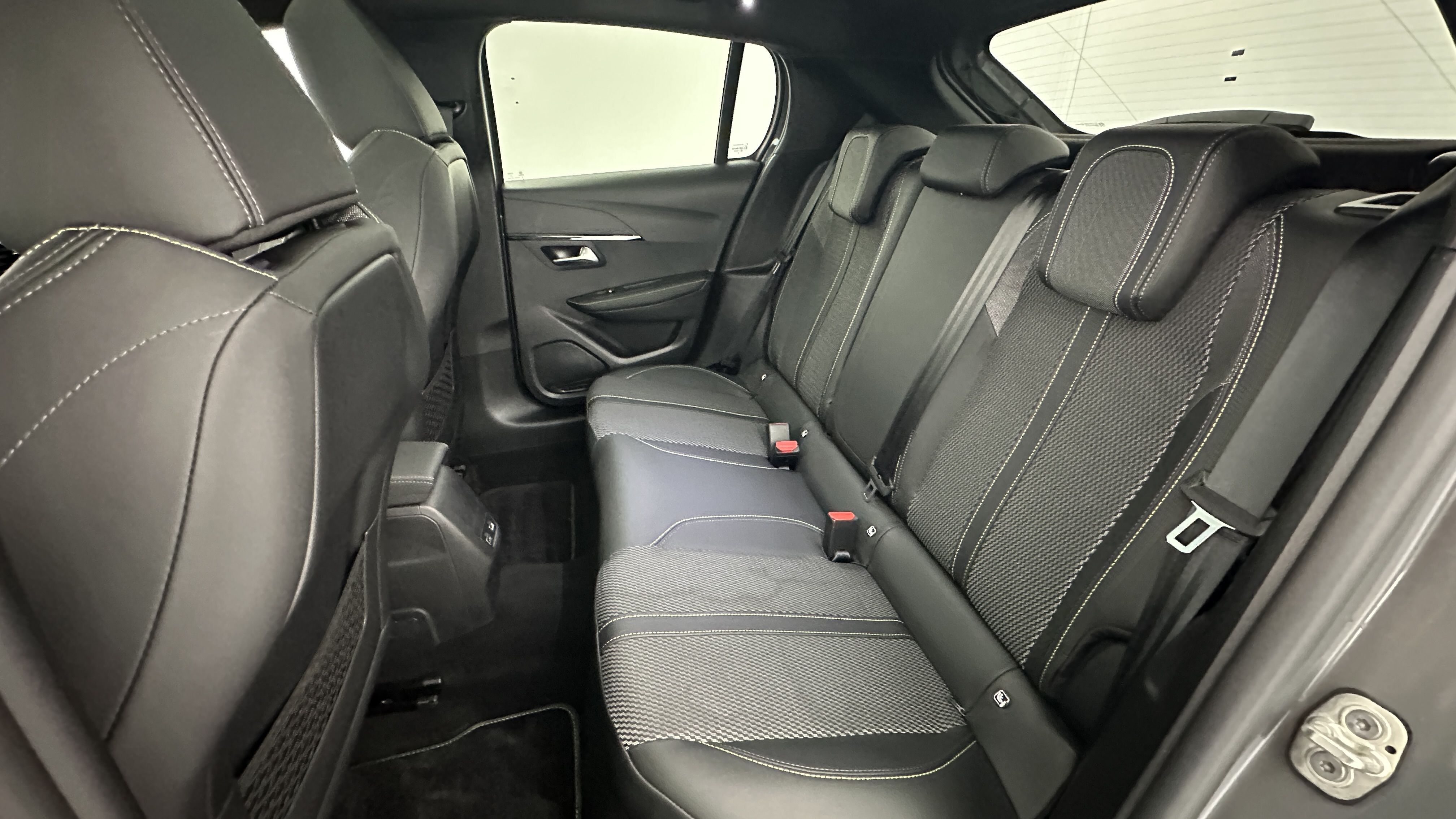 GLI00009332_p53 - PEUGEOT - 208 - 2024 - photo 9