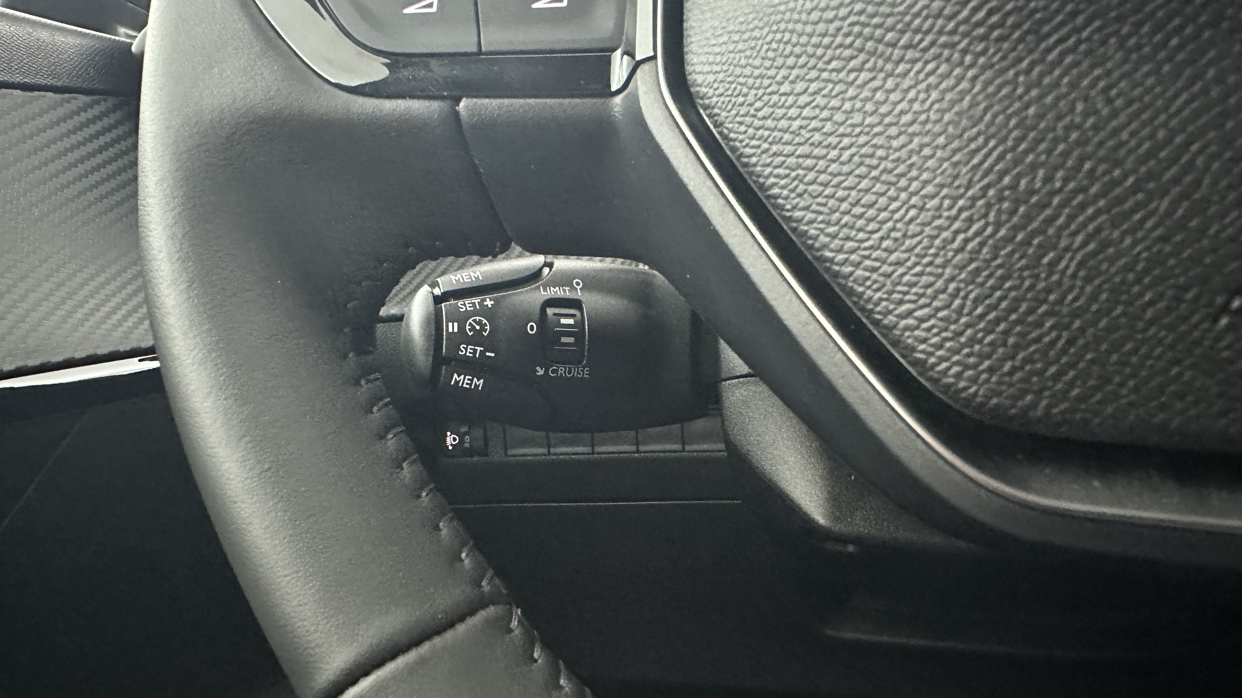 GLI00009520_p53 - PEUGEOT - 208 - 2025 - photo 19