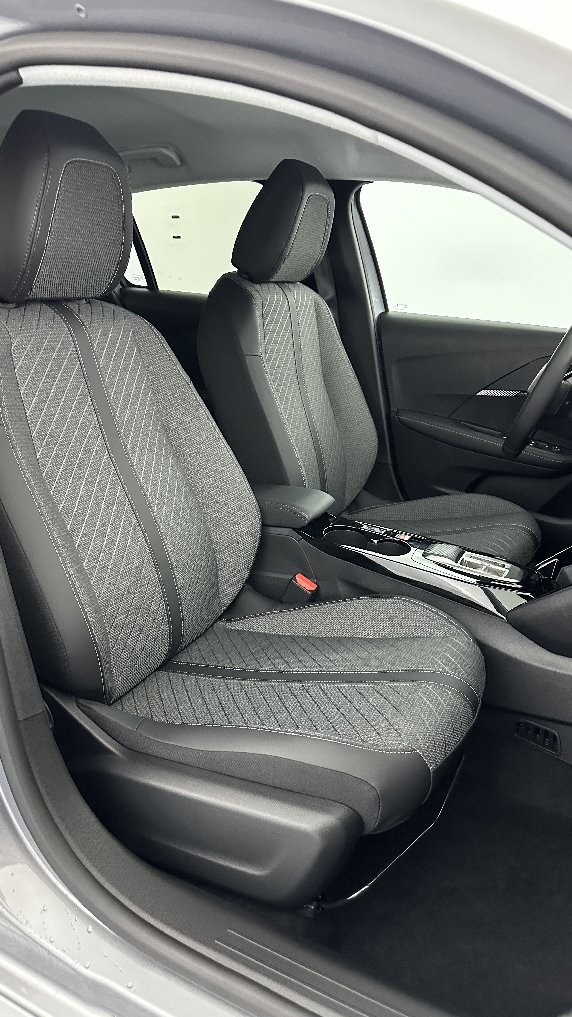 GLI00009510_p53 - PEUGEOT - 208 - 2025 - photo 17