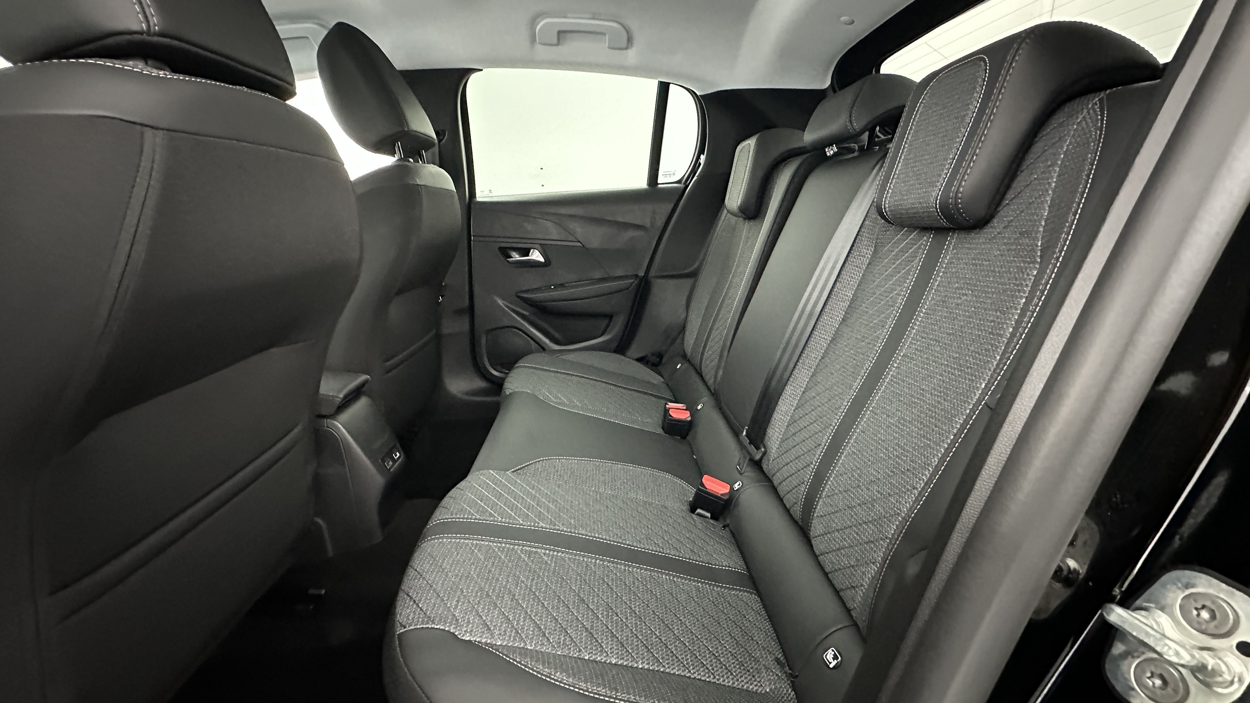 GLI00009522_p53 - PEUGEOT - 208 - 2025 - photo 9