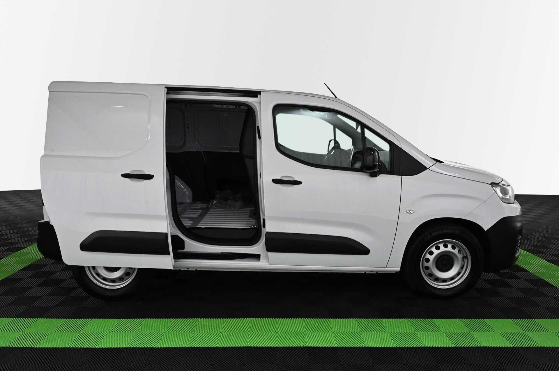 18898_p35 - CITROEN - BERLINGO - 2024 - photo 8