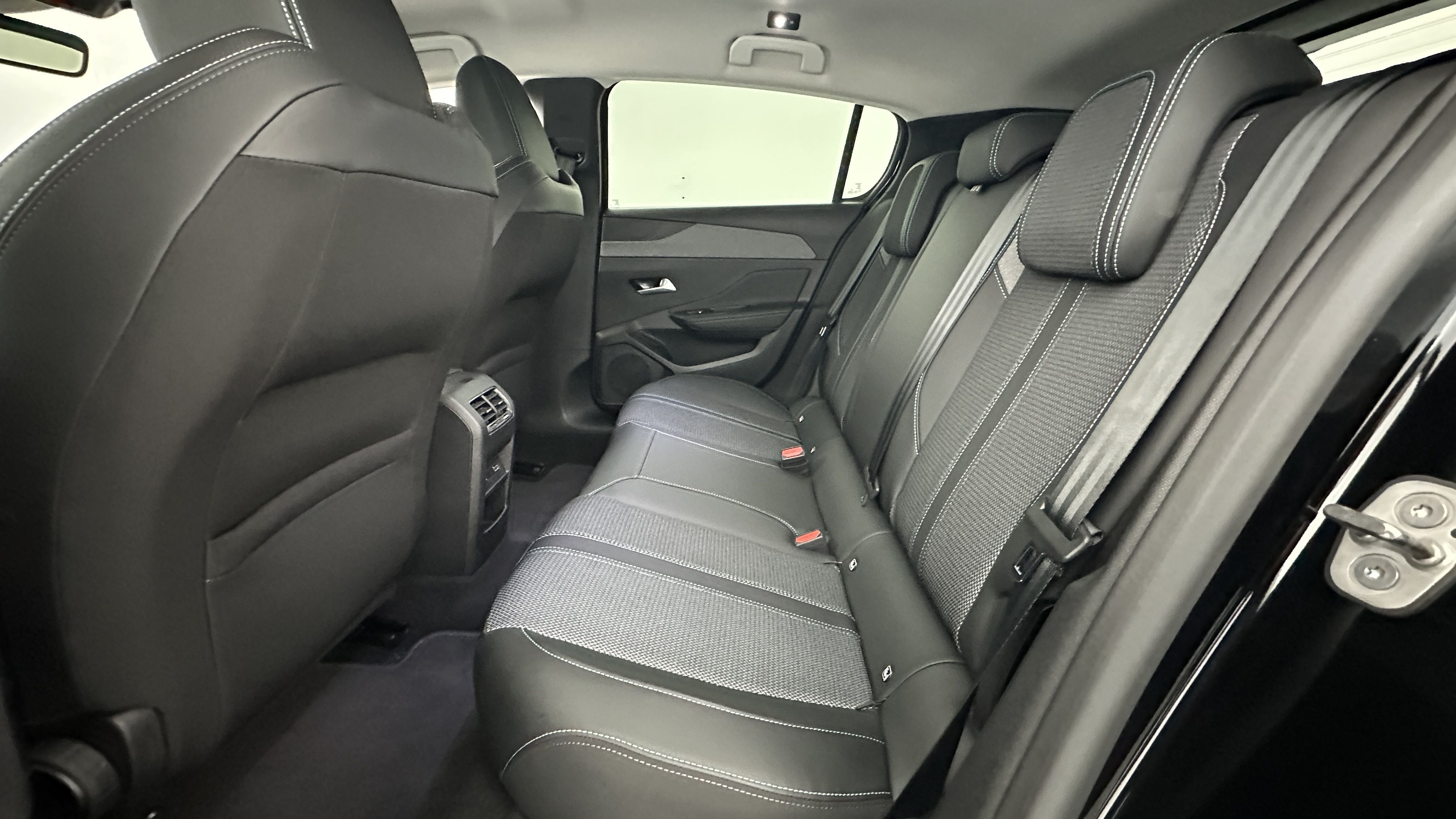 GLI00011379_p53 - PEUGEOT - 308 - 2025 - photo 9