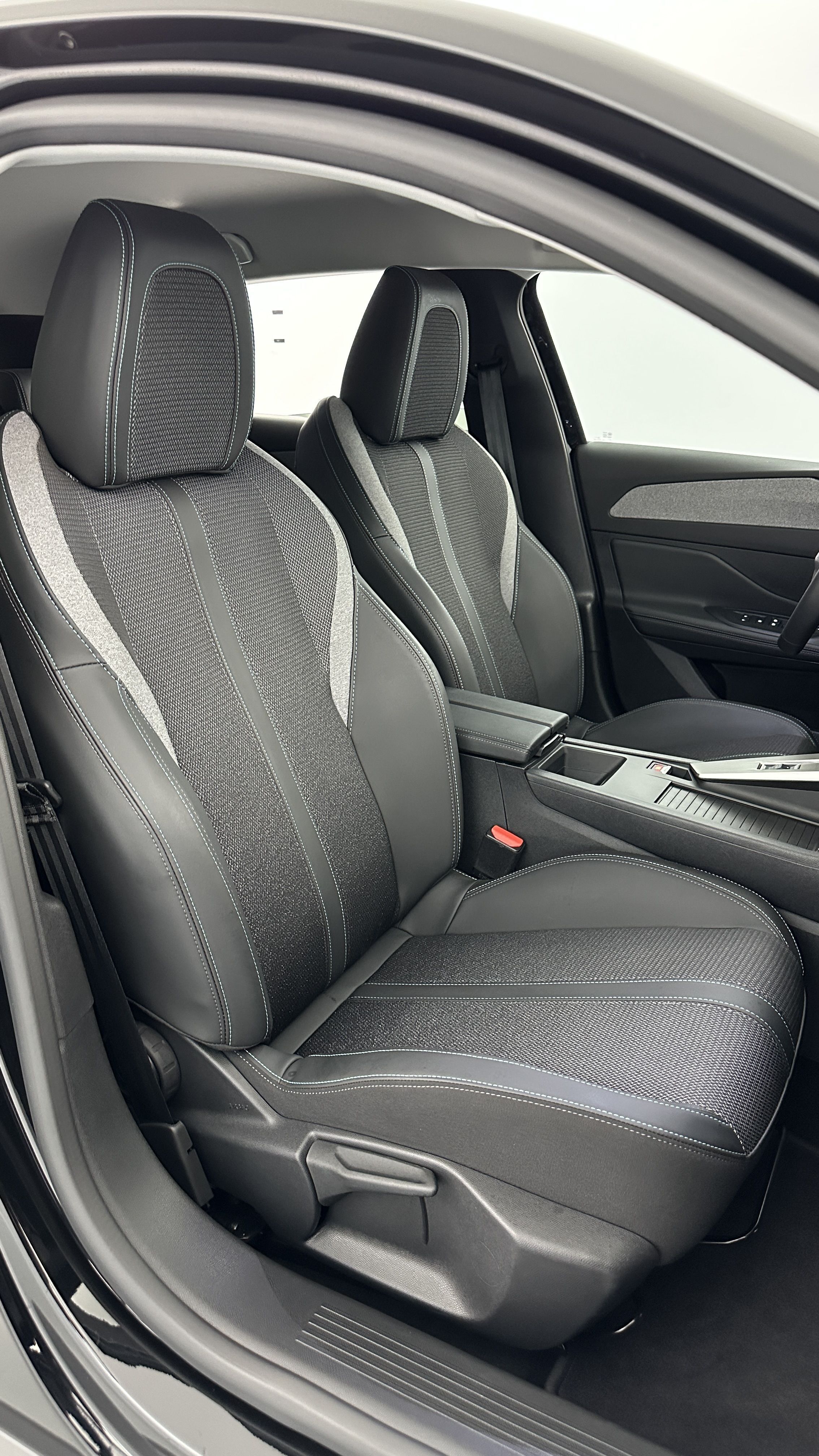 GLI00011379_p53 - PEUGEOT - 308 - 2025 - photo 18