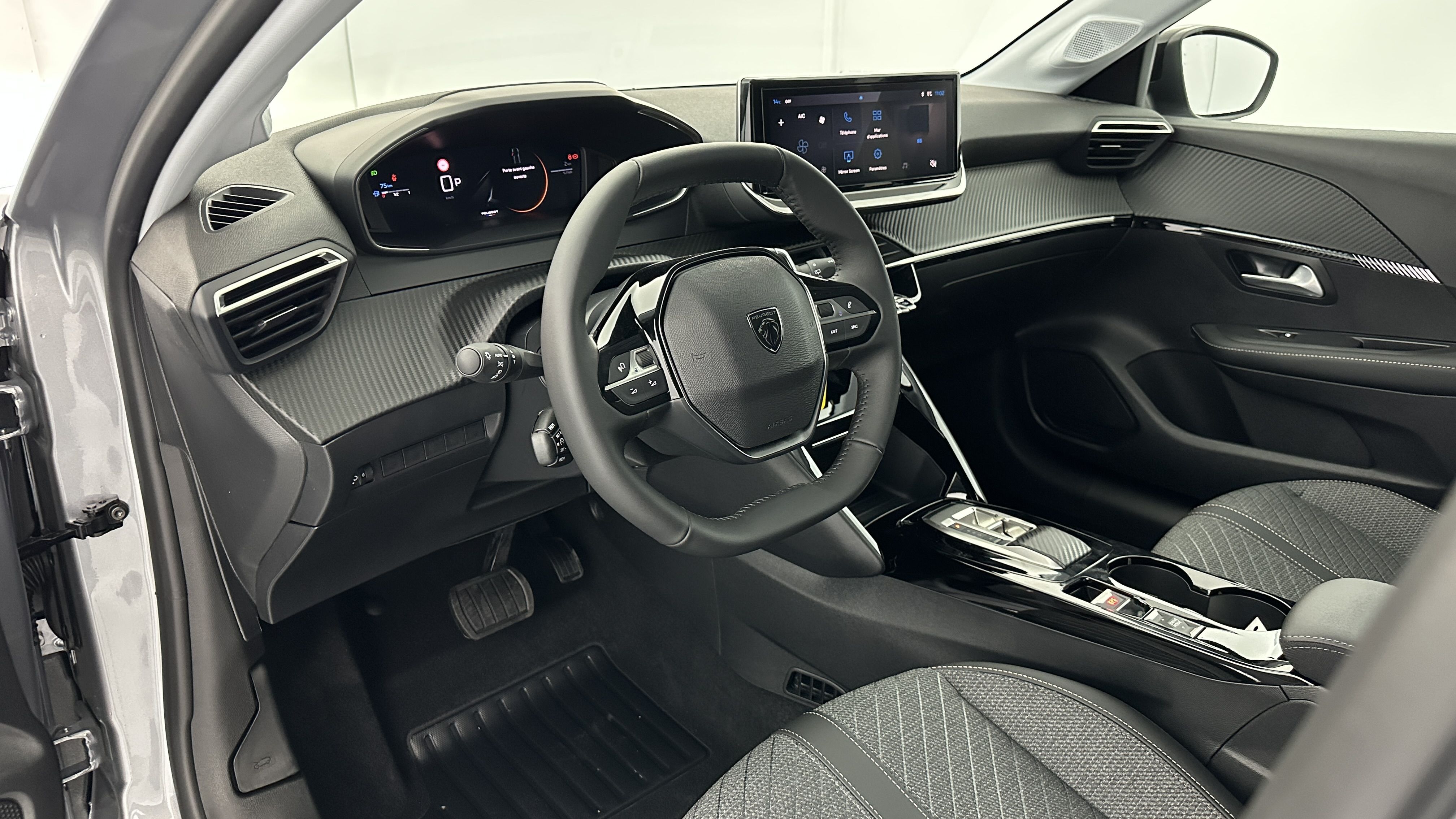 GLI00009515_p53 - PEUGEOT - 208 - 2025 - photo 6