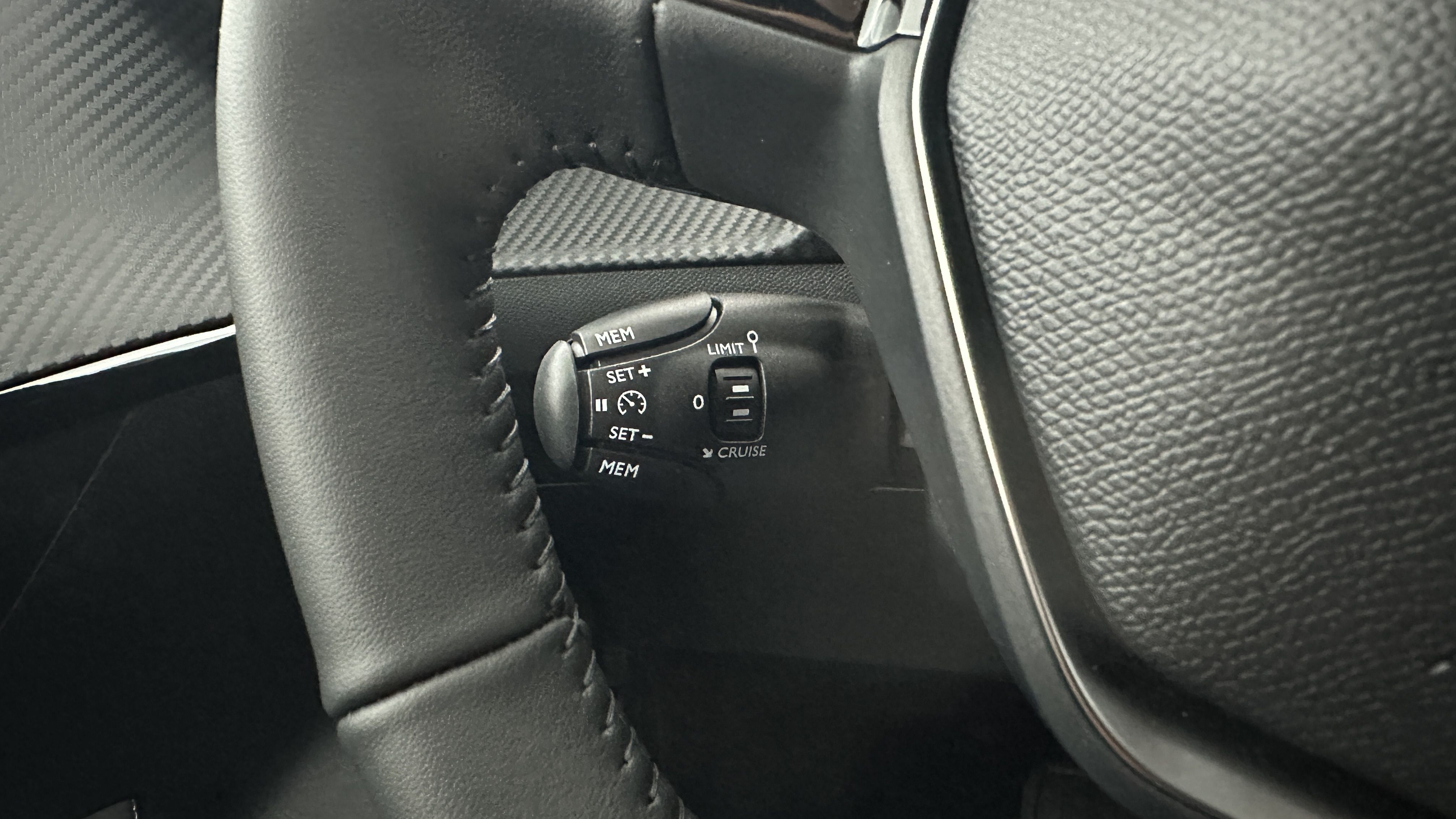 GLI00009515_p53 - PEUGEOT - 208 - 2025 - photo 19