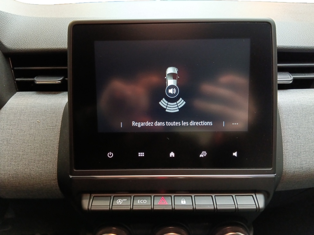 72549_p51 - RENAULT - CLIO - 2025 - photo 18