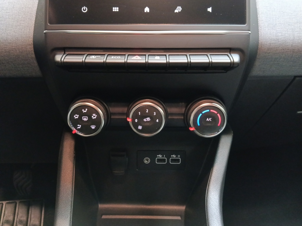 72549_p51 - RENAULT - CLIO - 2025 - photo 20