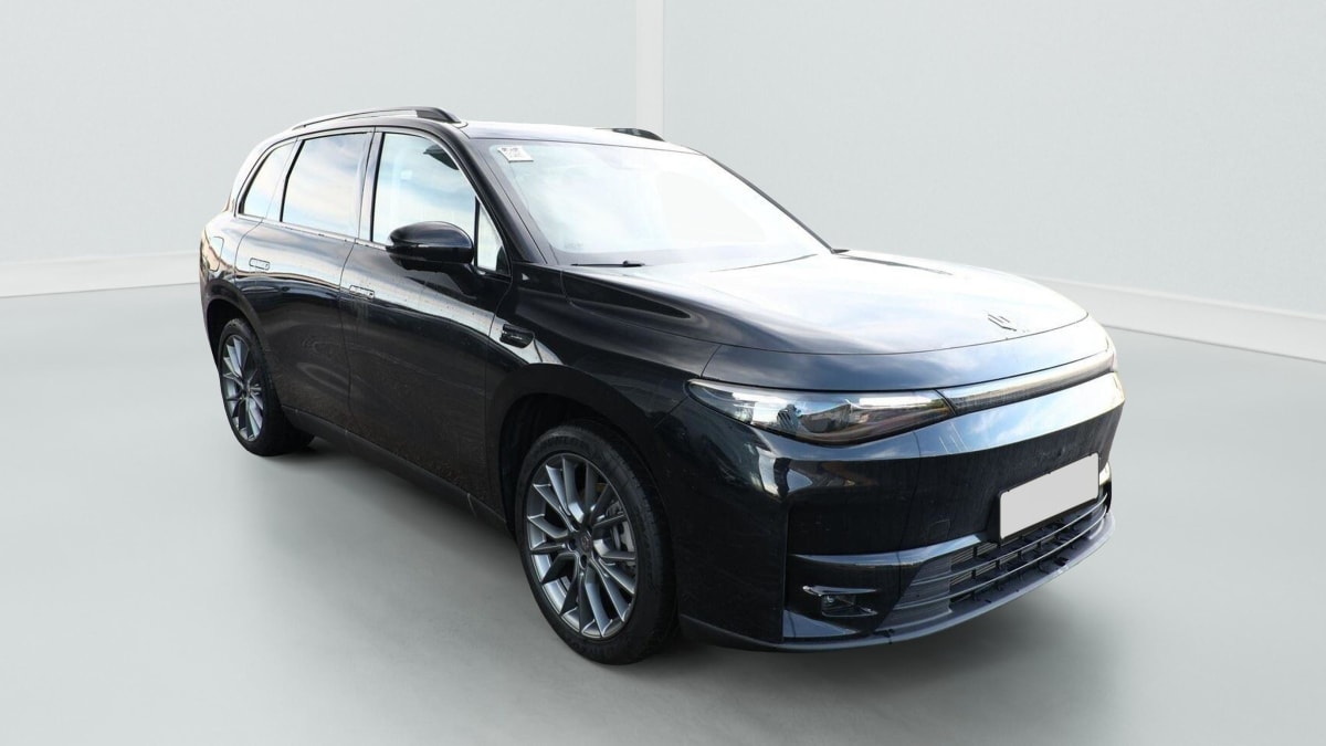 369689_p2 - LEAPMOTOR - C10 - 2025 - photo 1