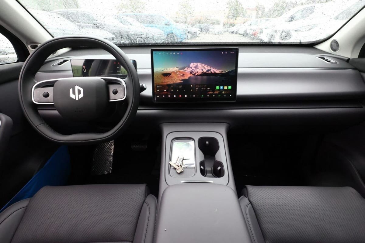 371106_p2 - LEAPMOTOR - C10 - 2025 - photo 7