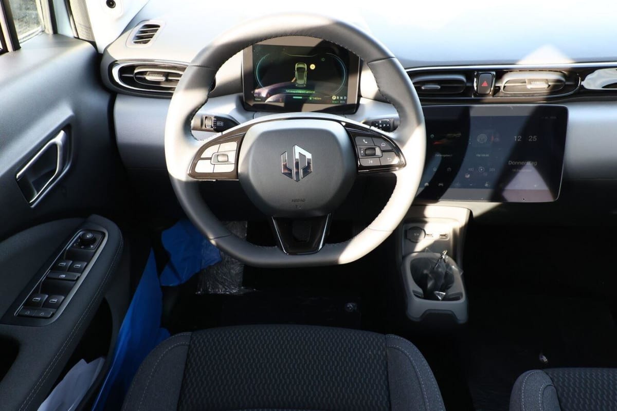 369708_p2 - LEAPMOTOR - T03 - 2025 - photo 7