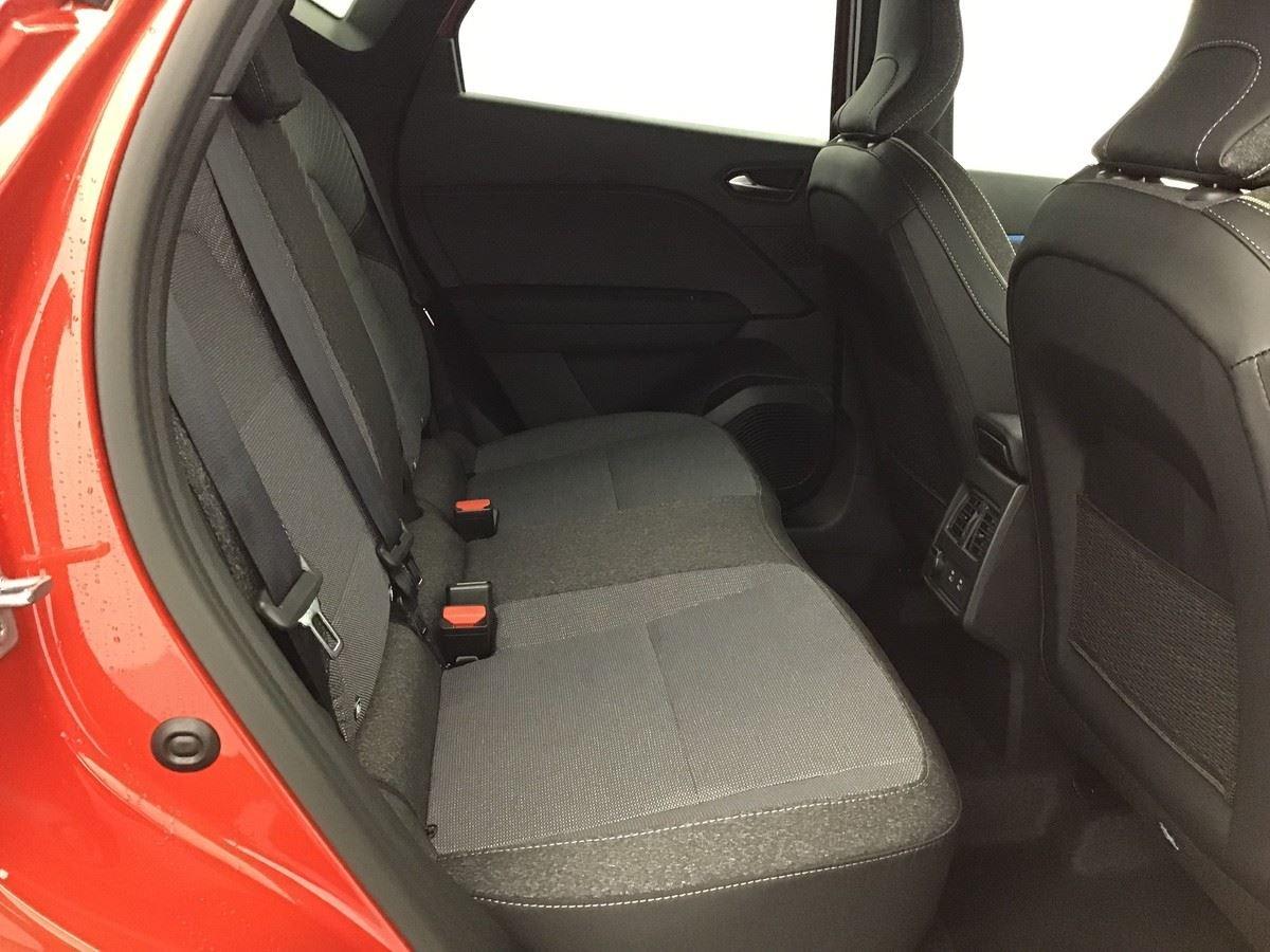 369829_p2 - RENAULT - CAPTUR - 2025 - photo 7