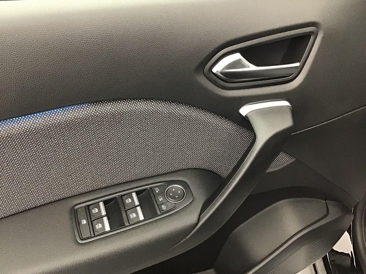 369837_p2 - RENAULT - CAPTUR - 2025 - photo 9