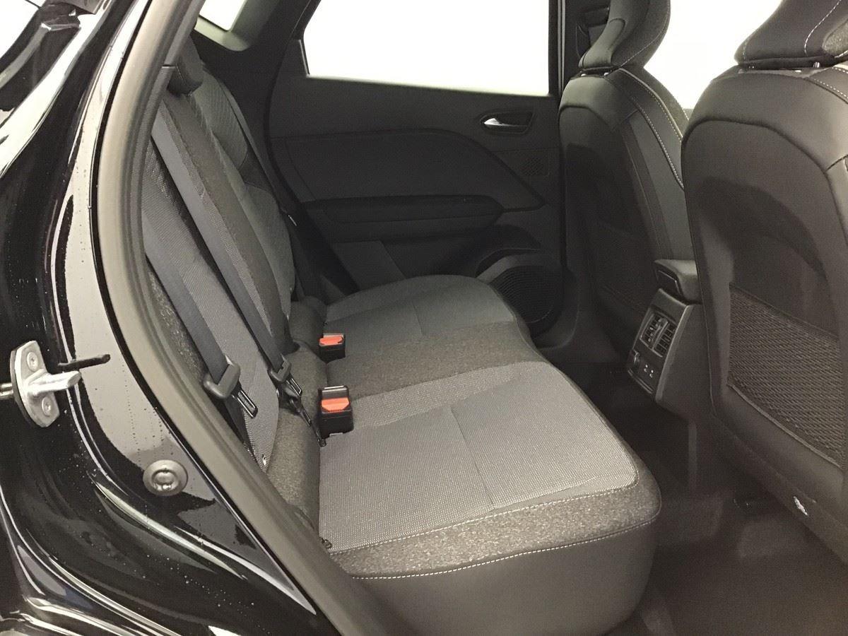 369840_p2 - RENAULT - CAPTUR - 2025 - photo 7