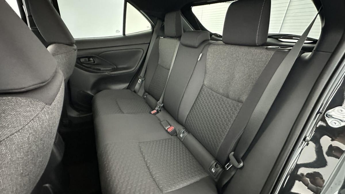 336450_p2 - TOYOTA - YARIS CROSS - 2025 - photo 9