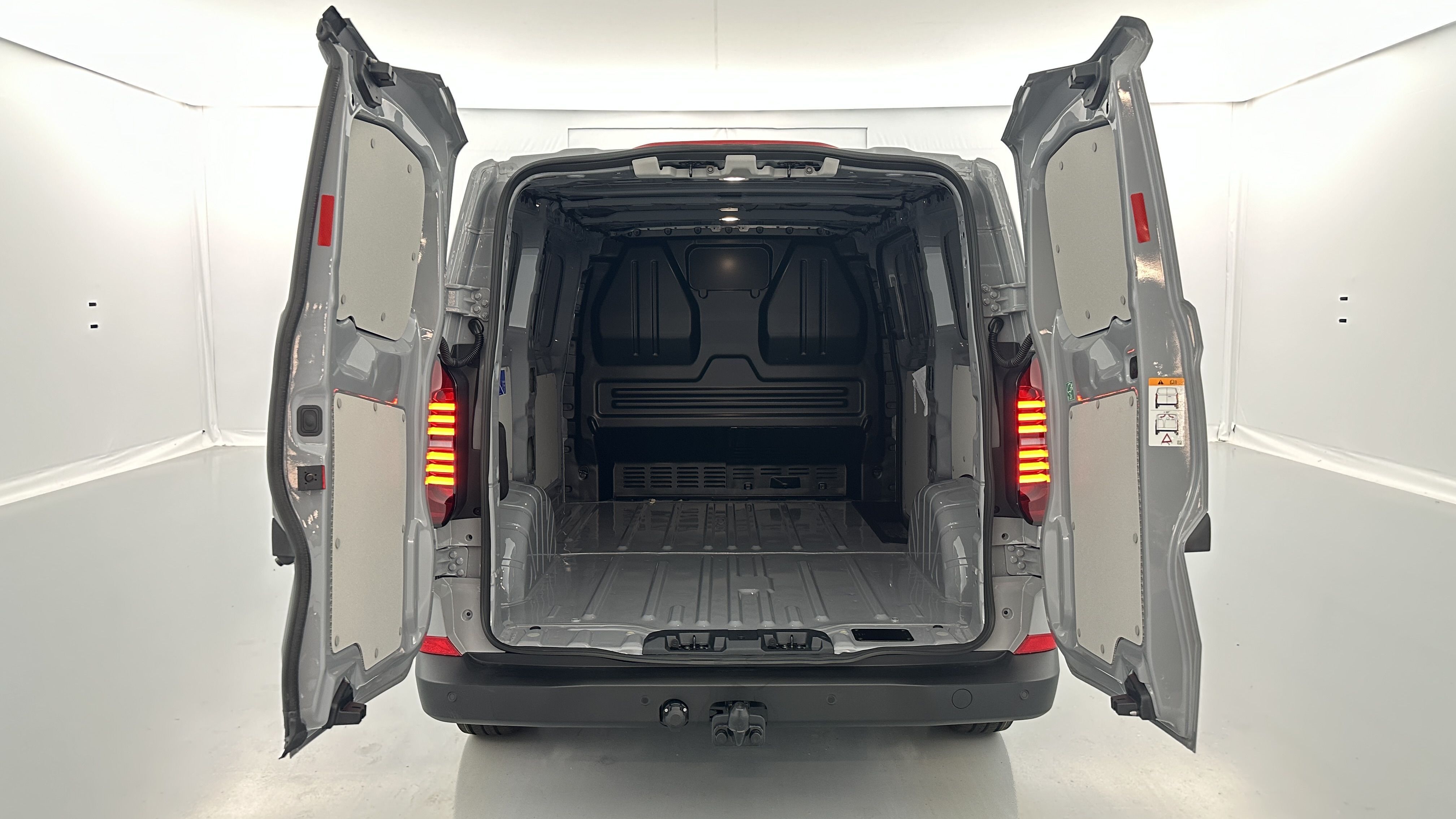 GLI00007682_p53 - VOLKSWAGEN - TRANSPORTER - 2025 - photo 9