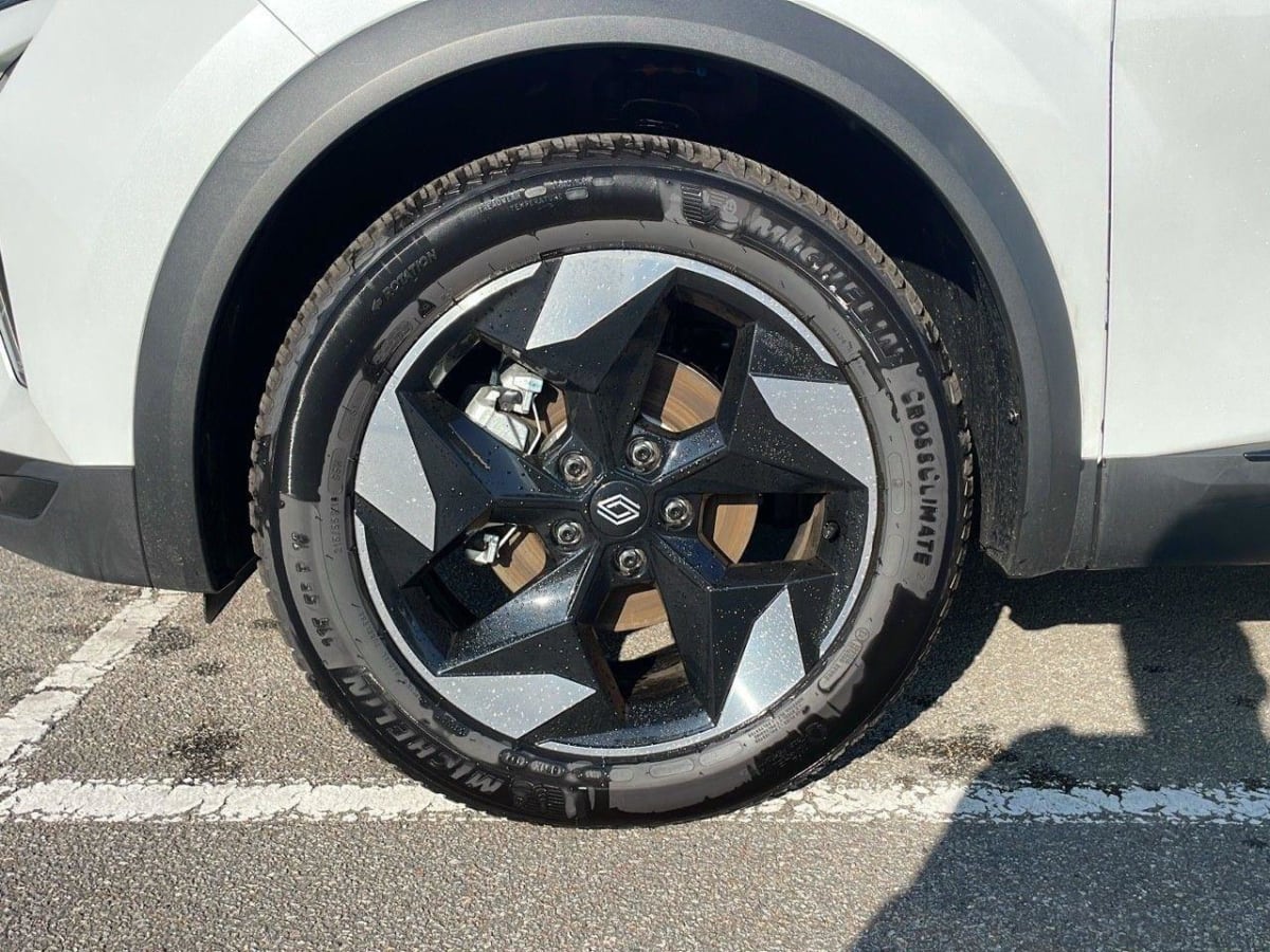 359697_p2 - RENAULT - CAPTUR - 2025 - photo 9