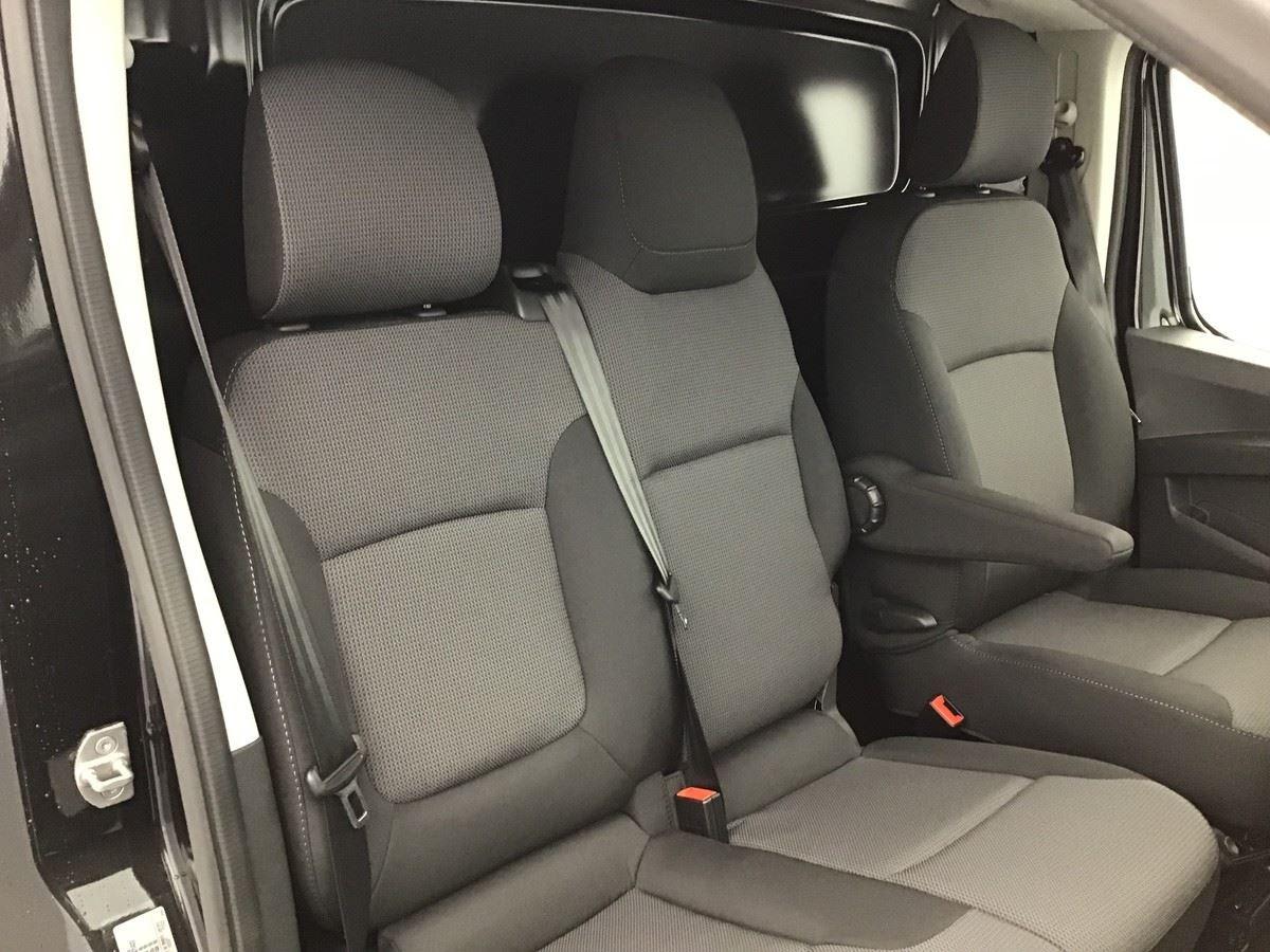 372249_p2 - RENAULT - TRAFIC - 2026 - photo 7