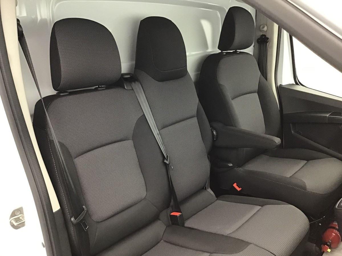 372247_p2 - RENAULT - TRAFIC - 2026 - photo 7