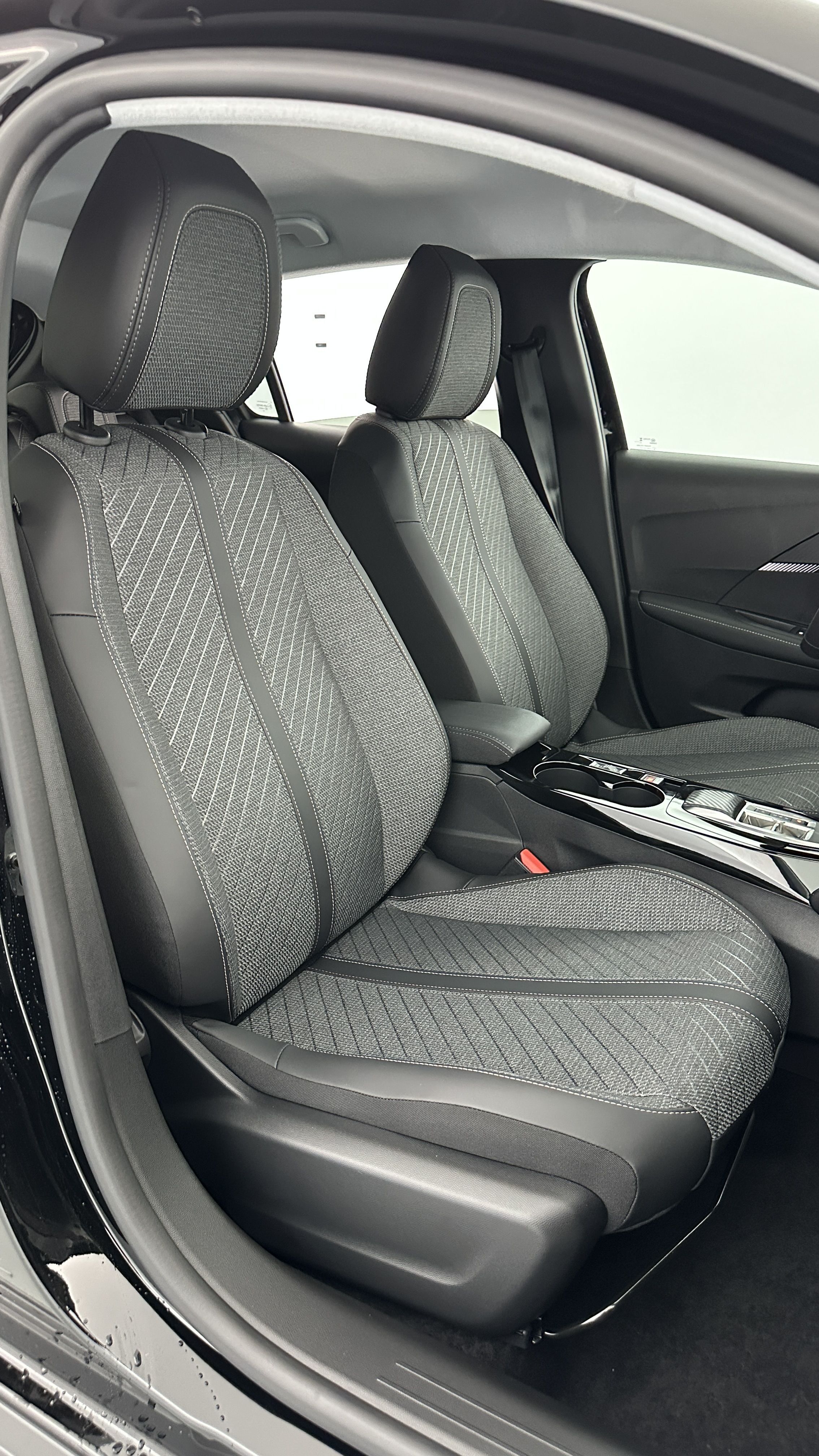 GLI00009592_p53 - PEUGEOT - 208 - 2025 - photo 17