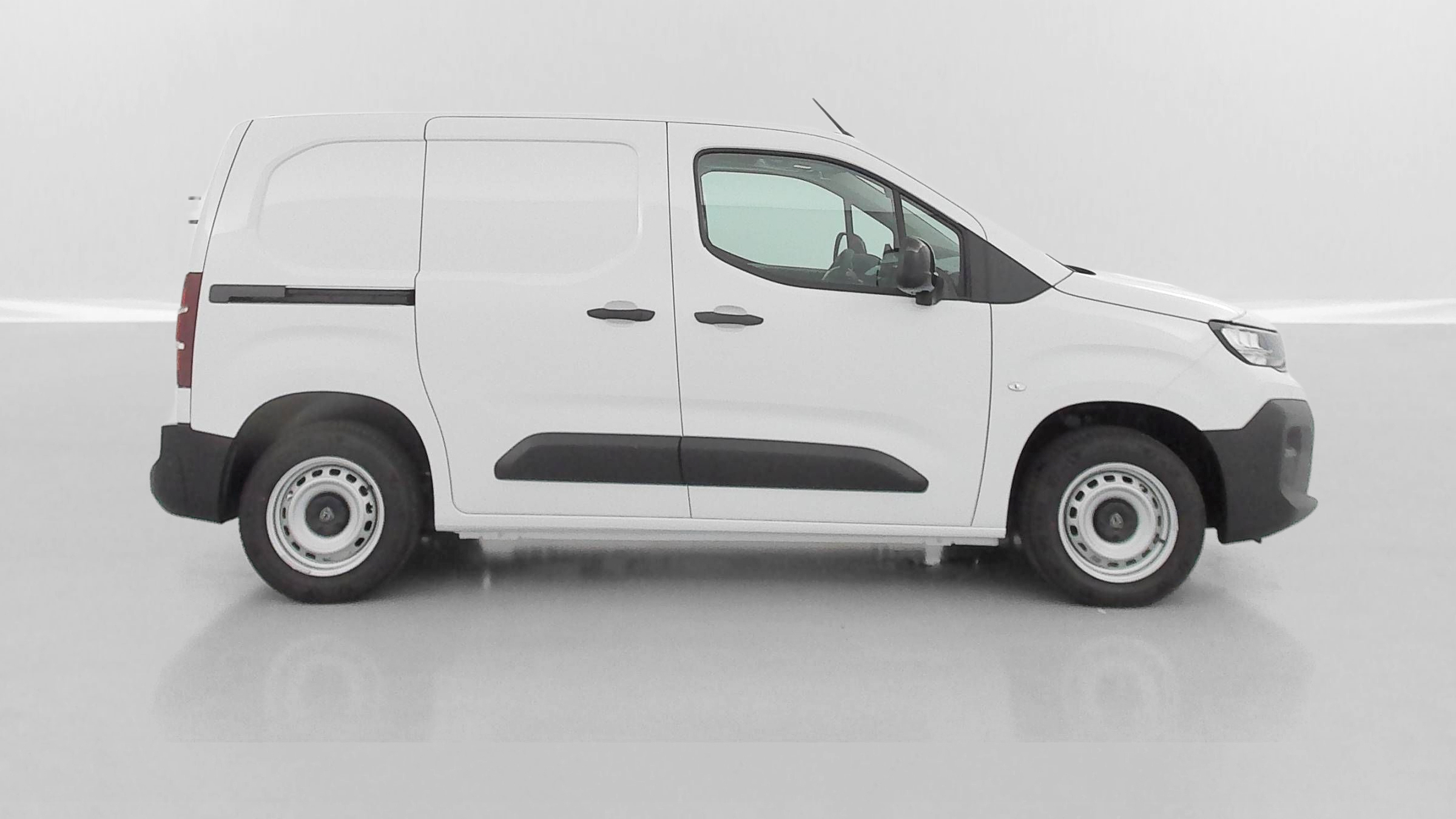 GLI00015450_p53 - PEUGEOT - PARTNER - 2025 - photo 23