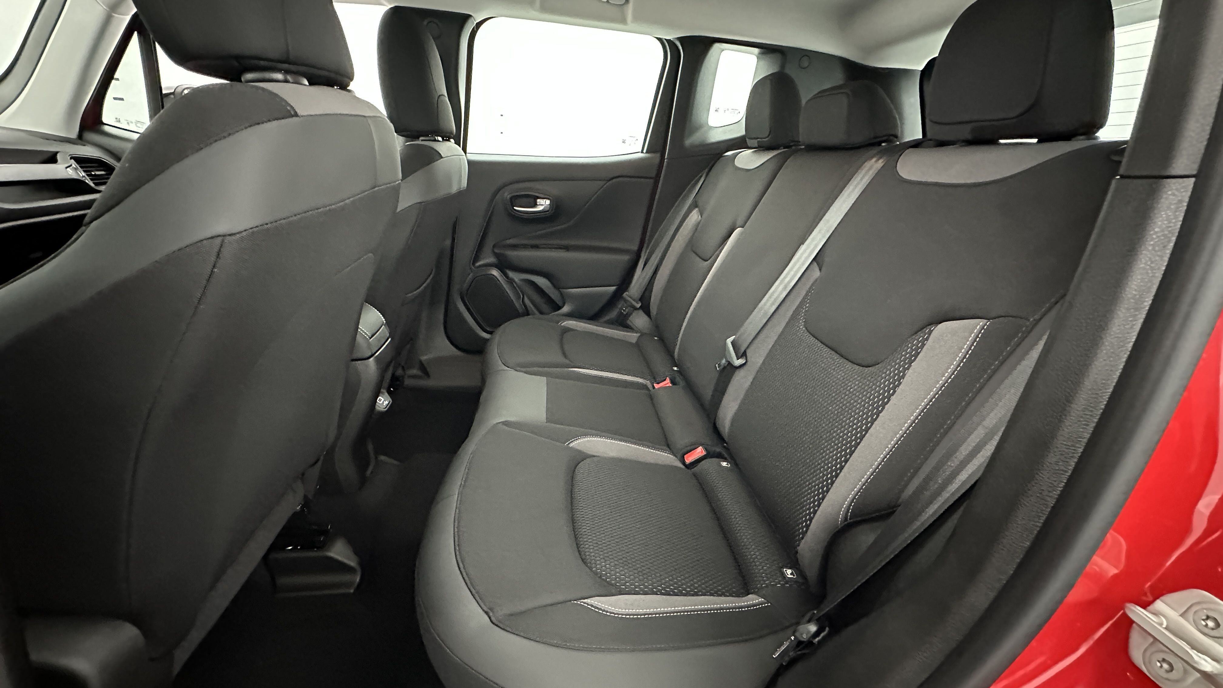 GLI00015681_p53 - JEEP - RENEGADE - 2024 - photo 9