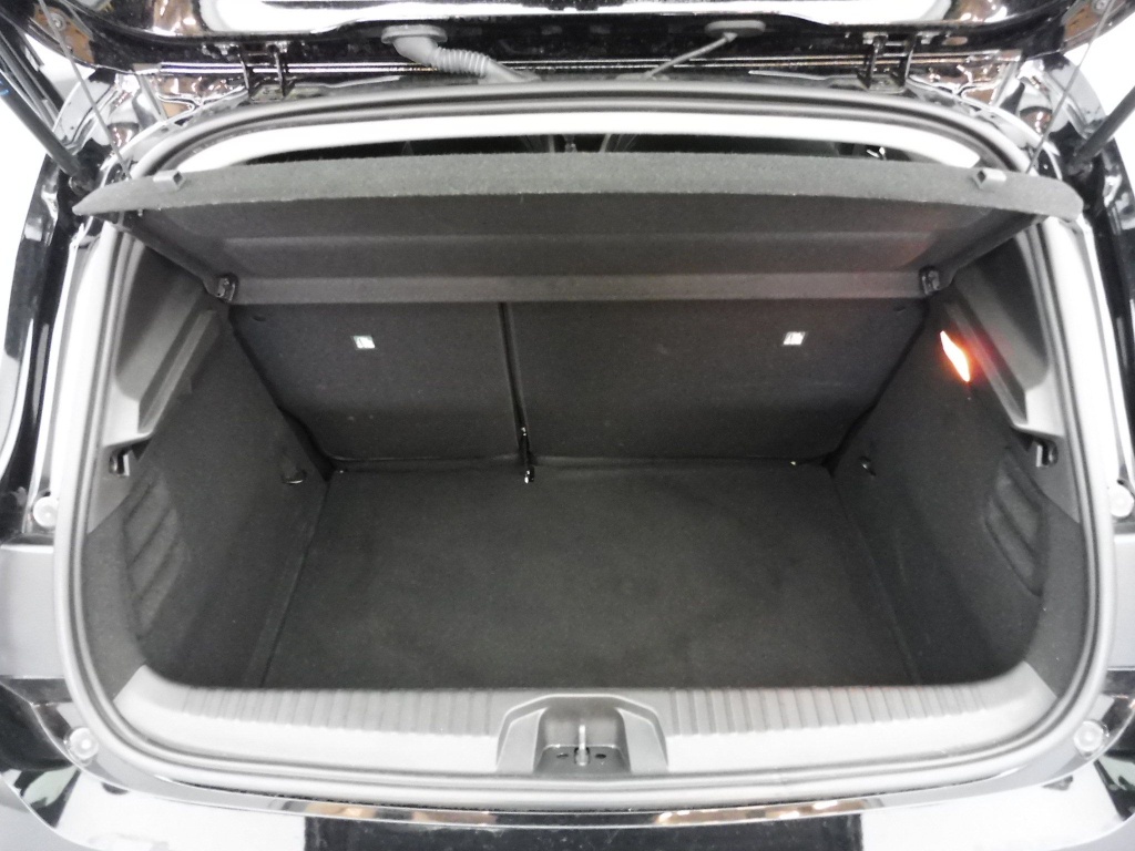 72524_p51 - RENAULT - CLIO - 2025 - photo 9