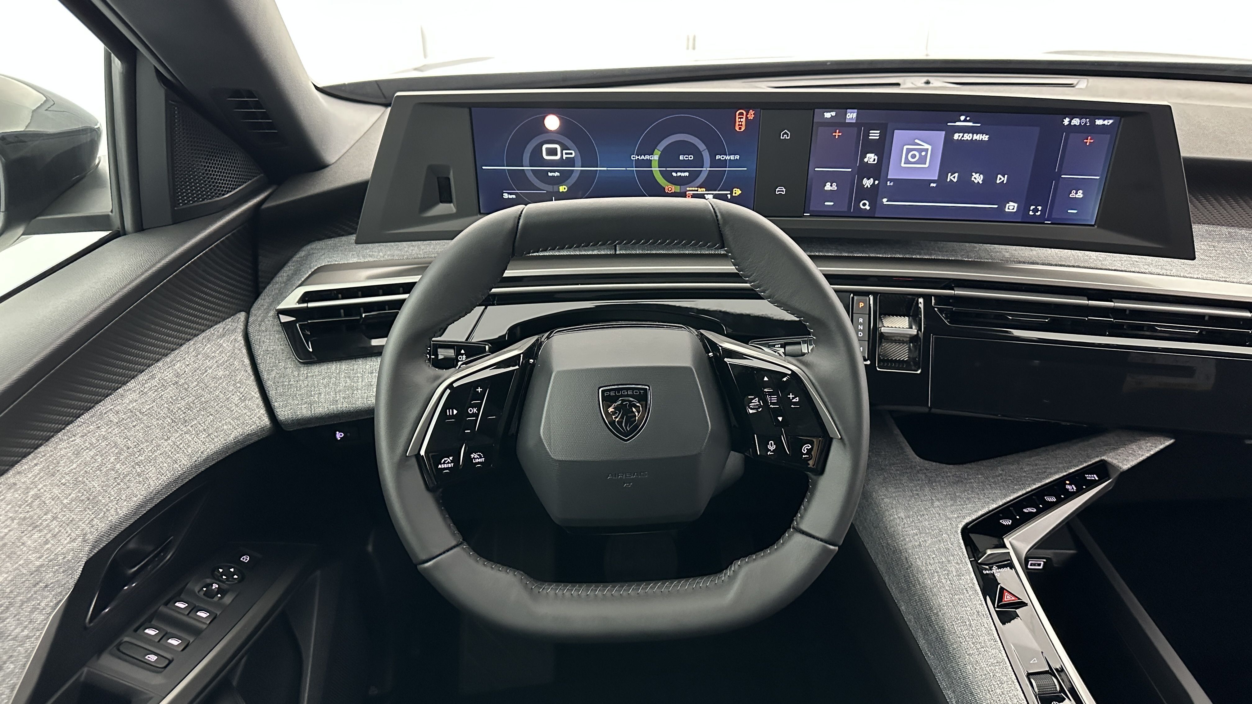 GLI00012570_p53 - PEUGEOT - 3008 - 2025 - photo 13