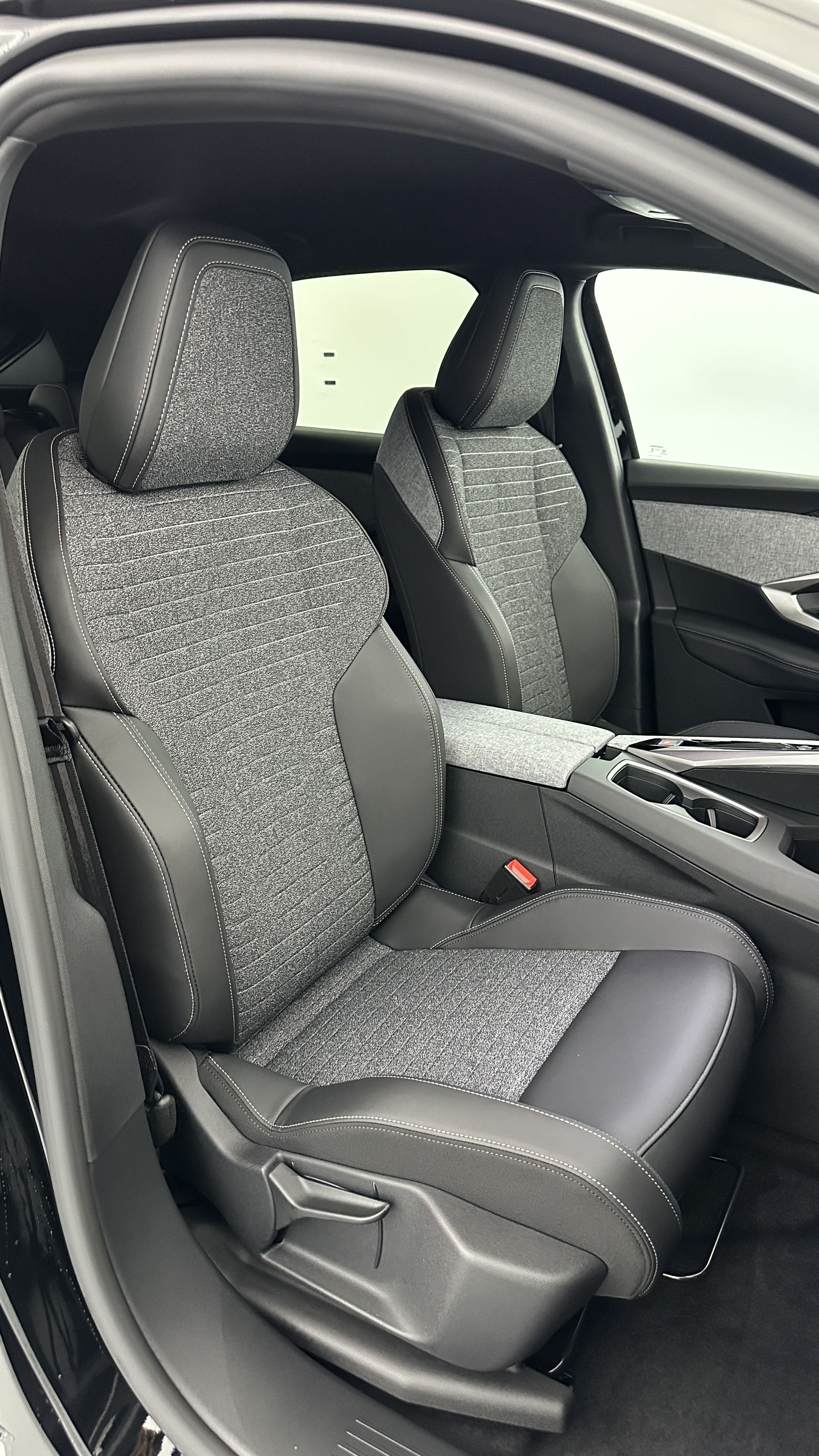 GLI00012566_p53 - PEUGEOT - 3008 - 2025 - photo 18