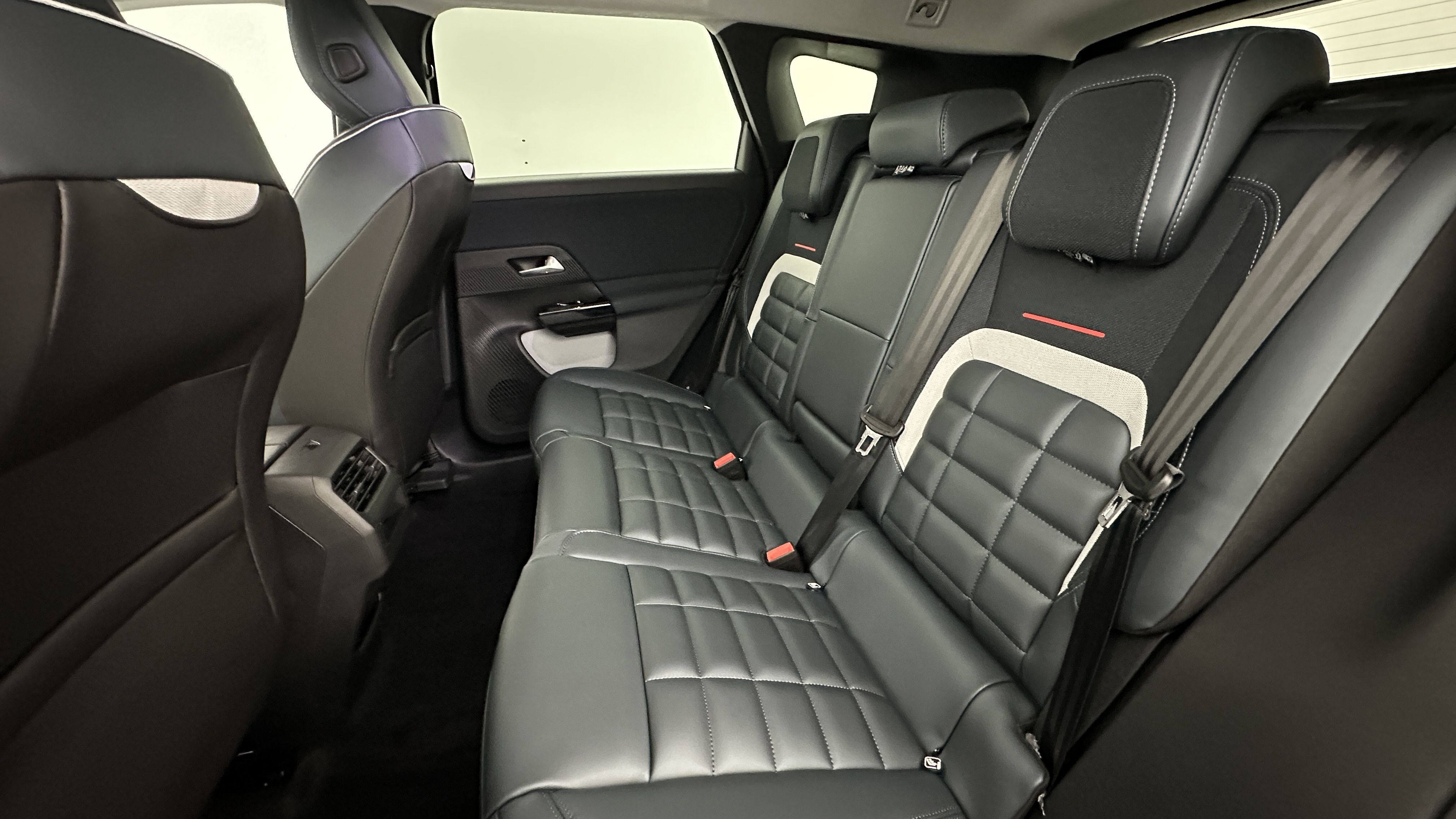 GLI00009953_p53 - CITROEN - C5 AIRCROSS - 2025 - photo 9