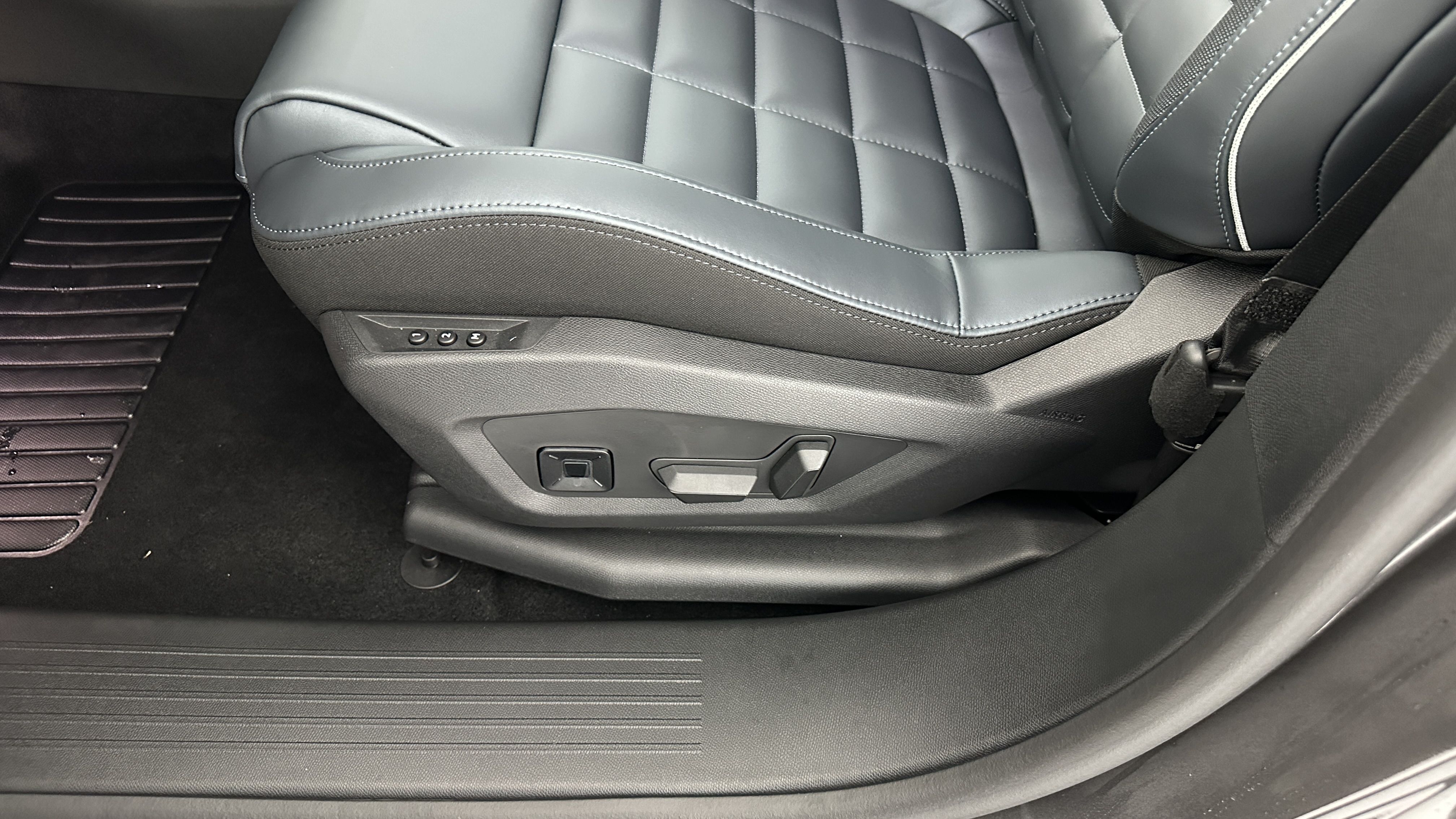 GLI00009946_p53 - CITROEN - C5 AIRCROSS - 2025 - photo 26