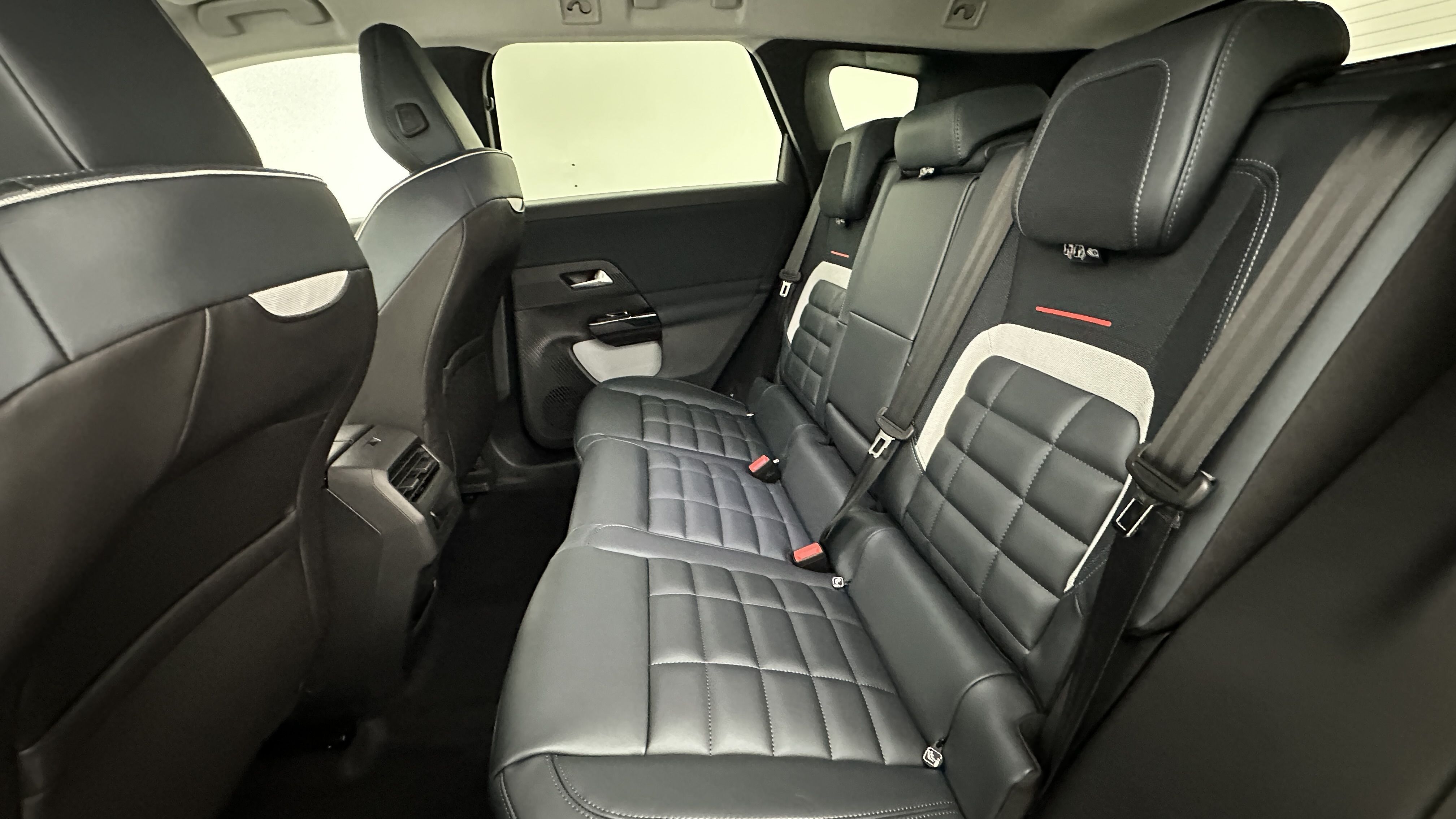 GLI00009944_p53 - CITROEN - C5 AIRCROSS - 2025 - photo 9