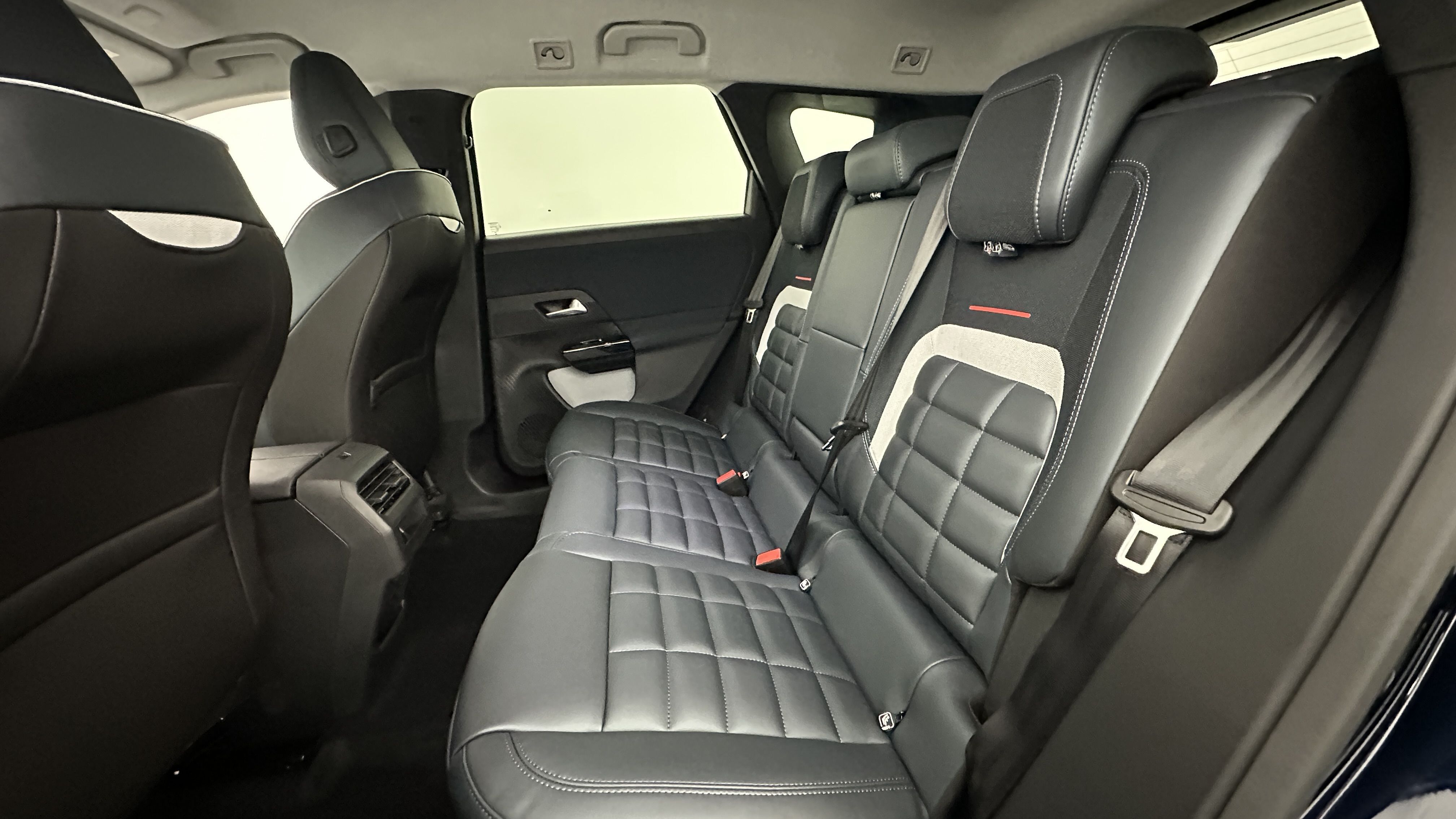 GLI00009942_p53 - CITROEN - C5 AIRCROSS - 2025 - photo 9