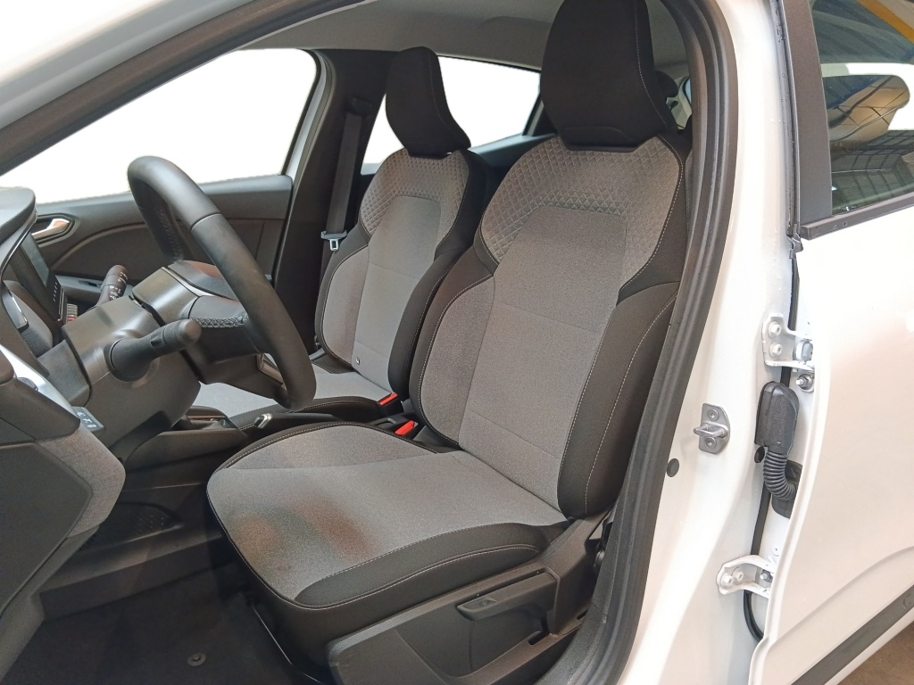 72540_p51 - RENAULT - CLIO - 2025 - photo 10