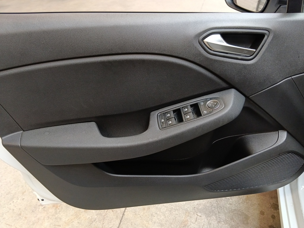 72540_p51 - RENAULT - CLIO - 2025 - photo 11