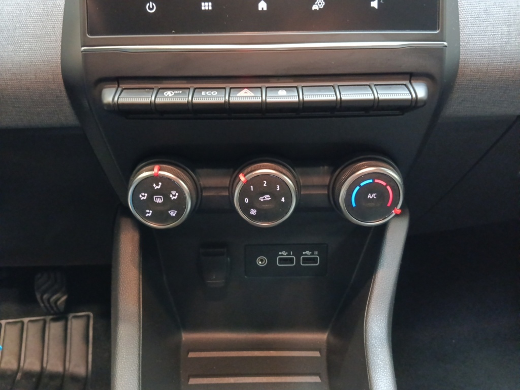 72540_p51 - RENAULT - CLIO - 2025 - photo 20