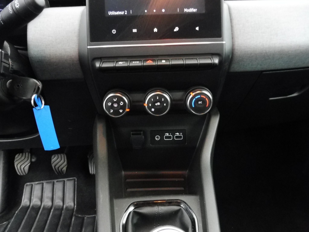 72417_p51 - RENAULT - CLIO - 2025 - photo 6