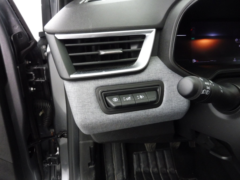 72417_p51 - RENAULT - CLIO - 2025 - photo 7