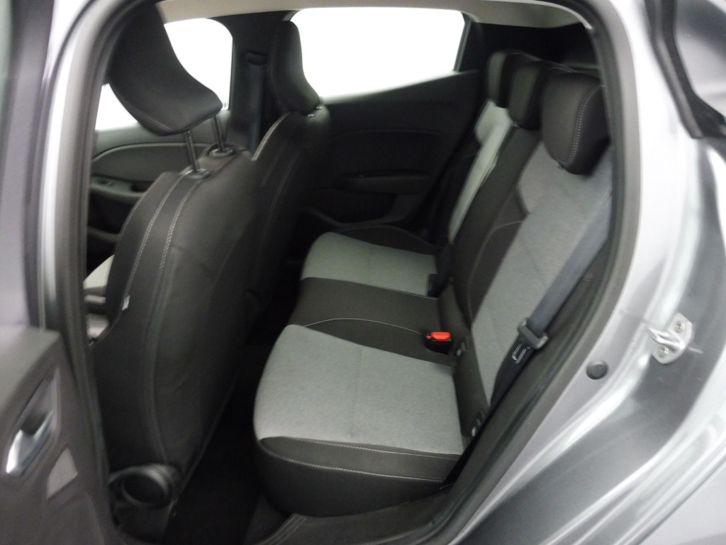 72418_p51 - RENAULT - CLIO - 2025 - photo 10