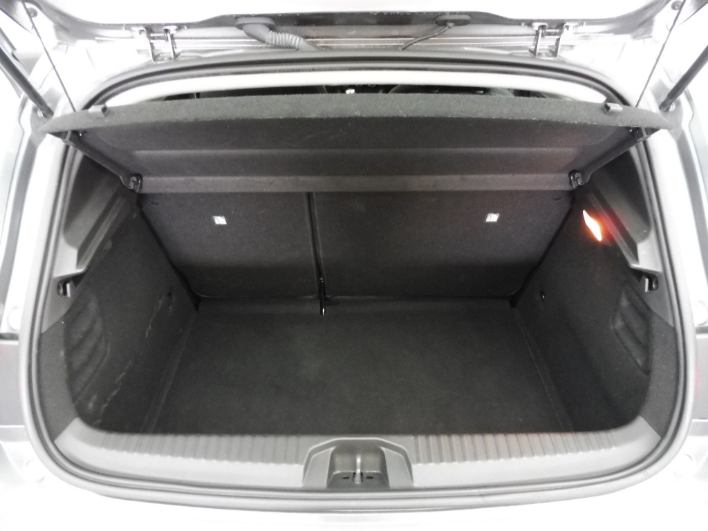 72418_p51 - RENAULT - CLIO - 2025 - photo 9