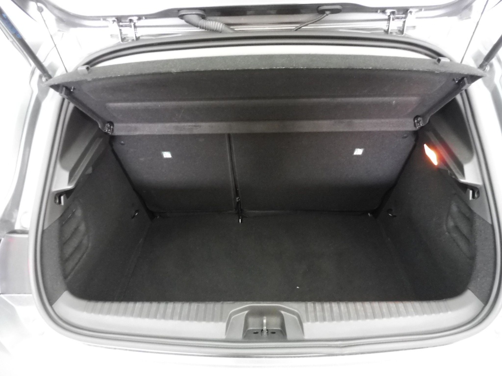 72420_p51 - RENAULT - CLIO - 2025 - photo 9