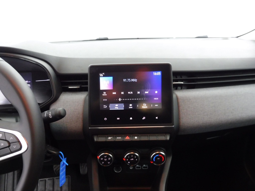 72443_p51 - RENAULT - CLIO - 2025 - photo 11